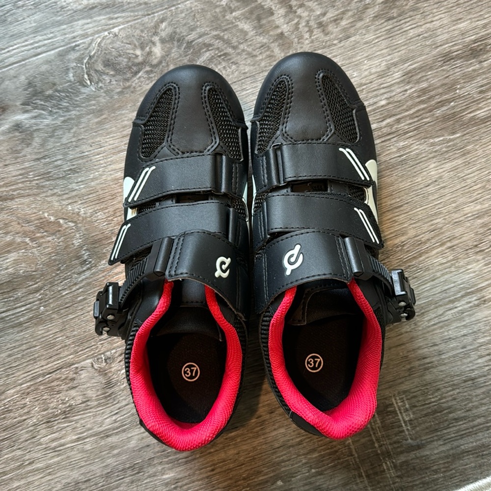 Peloton cycling shoes size 37
